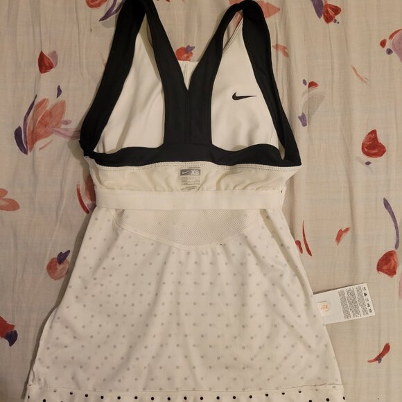NIKE POLKA-DOT ACTIVEWEAR - Picture 7 of 7